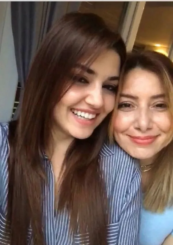 Burak Özçivit'in annesini görenler inanamadı! İşte Burak Özçivit'in annesi ve ünlülerin anneleri...