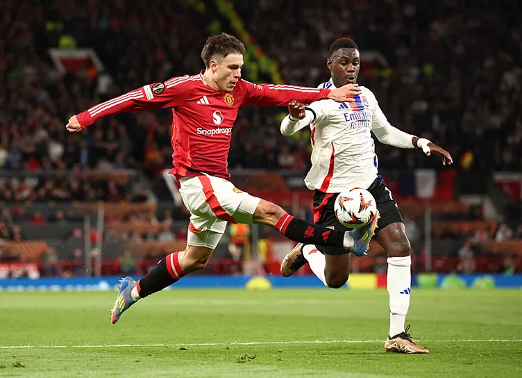 Manchester United’tan Lyon karşısında tarihi dönüş! Avrupa Ligi’ne damgasını vuran maç...