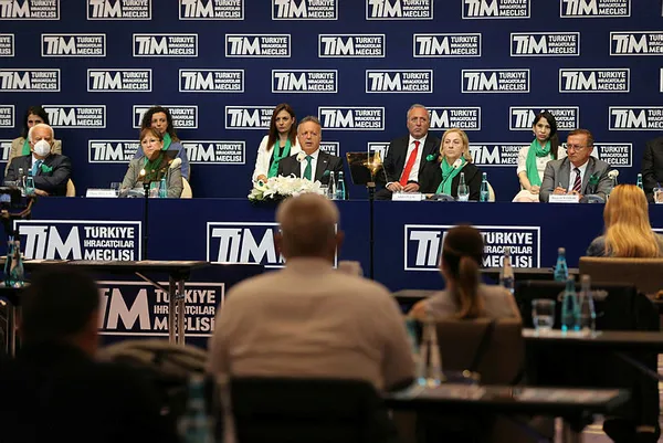 tim-baskani-ismail-gulleden-ihracat-aciklamasi-1624287760322.jpg