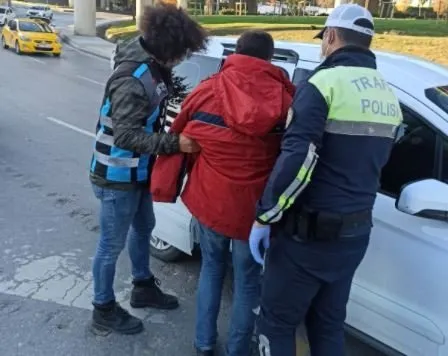 İstanbul'da iğrenç olay! Motosikletli sapık yakalandı - En Son Haber