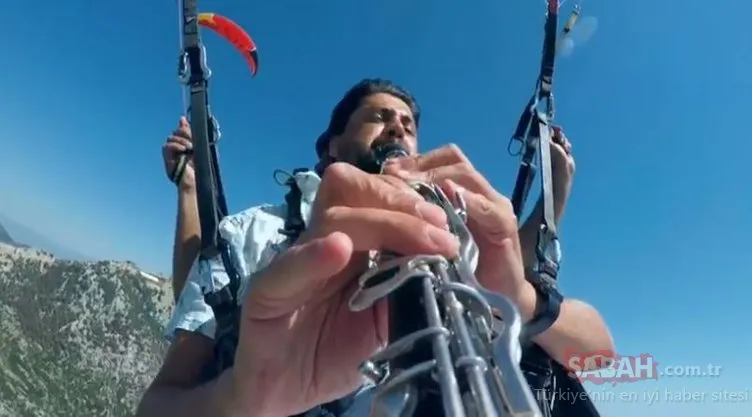 Ünlü klarnet virtüözü Serkan Çağrı sıra dışı bir performansa imza attı! Mavi vatan onu dinledi!