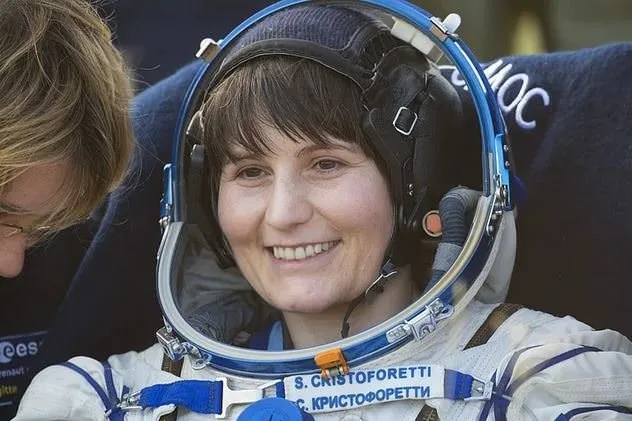 İtalya’nın İlk Kadın Astronotu