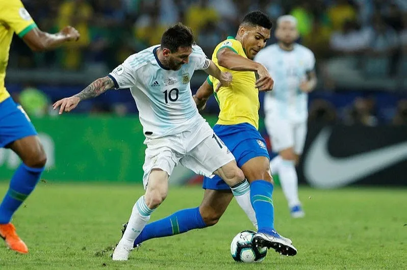 Copa America yarı finalinde Brezilya, Arjantin�i eledi ve finale