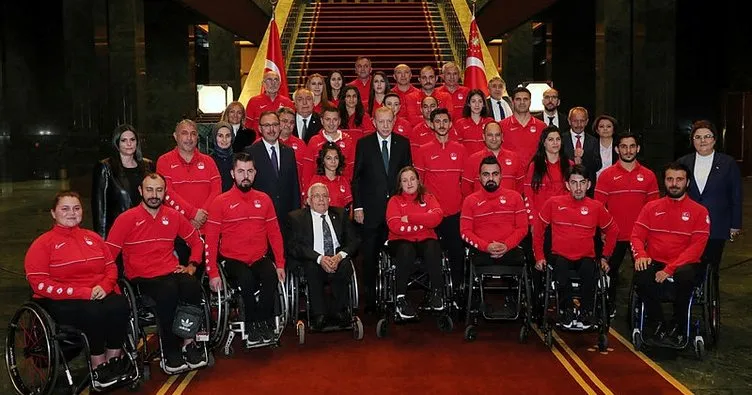 Başkan Erdoğan, şampiyon sporcularla bir araya geldi