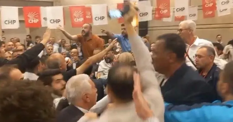 CHP’nin demokrasi anlayışı ‘kavga’! Belediye başkanı il başkanının yakasına yapıştı: Buna ‘Demokrasi şöleni’ dediler