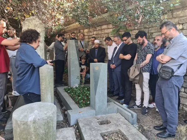 yazar-ve-sair-mevlana-idris-zengin-vefatinin-2-yildonumunde-kabri-basinda-anildi-1717788601293.jpg