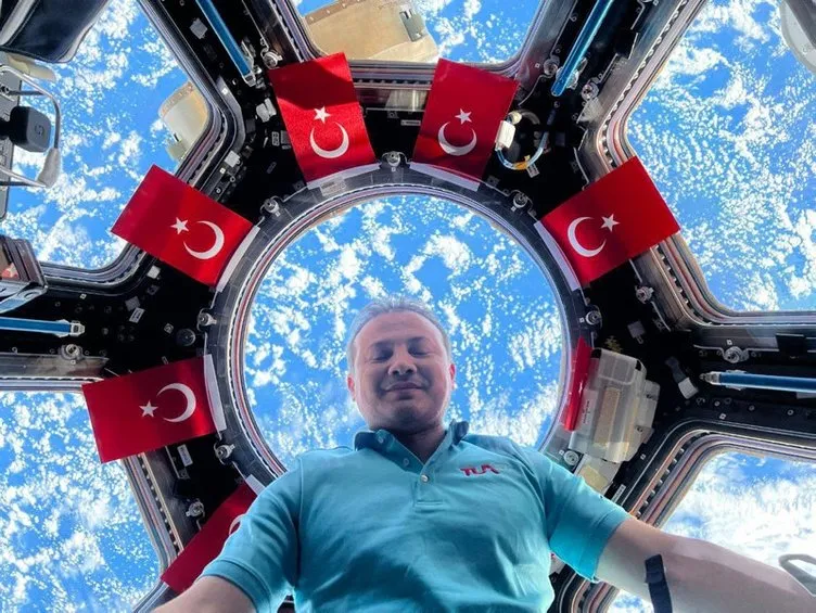 Uzay misyonu tamamlandı: İlk Türk astronot Alper Gezeravcı dünyaya iniş yaptı!