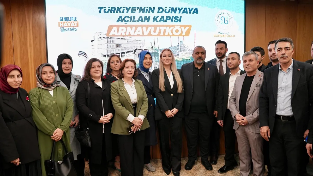 CHP’de çöküş derinleşiyor: Arnavutköy’de 2 meclis üyesi ve 150 üye AK Parti’ye geçti