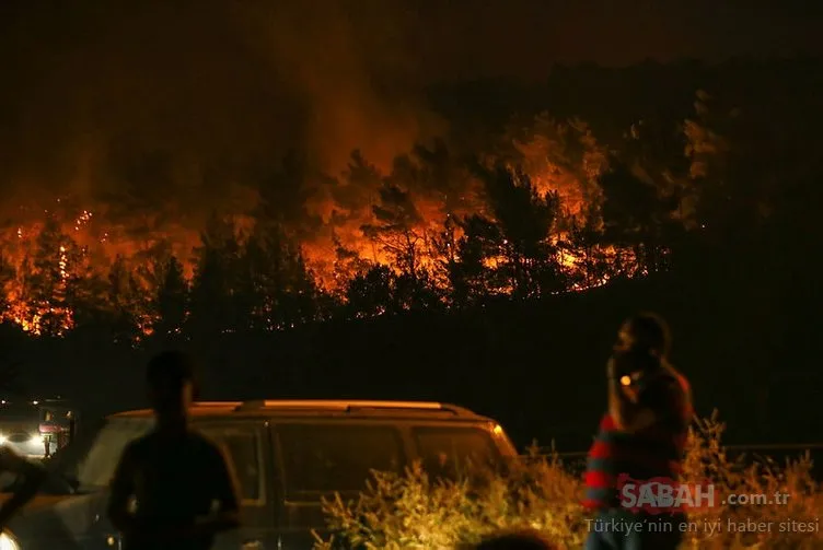 İzmir’deki orman yangını iki mahalleye yaklaştı