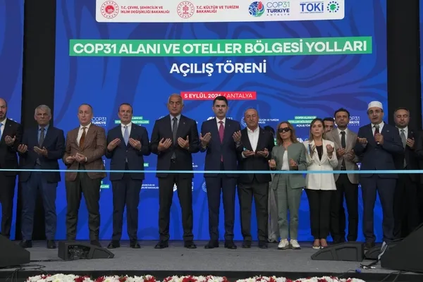 antalya-turizmde-vites-yukseltti-24-yilda-192-milyar-liralik-yatirim-1788597788359.jpeg