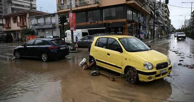 Yunanistan’da sel felaketi: Ölü sayısı 10’a yükseldi Yunanistan’da sel felaketi: Ölü sayısı 10’a yükseldi