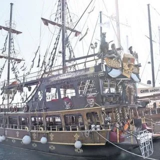 Bodrum’u ‘korsanlar’ bastı
