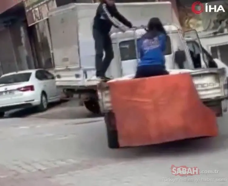 Esenyurt’ta şaşkına çeviren görüntüler: Genç kız hırsızlara sokak ortasında engel oldu