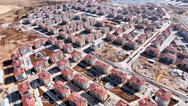 Yeniden daha güçlü Anadolu hızla inşa ediliyor: İşte il il deprem bölgesinde son durum!