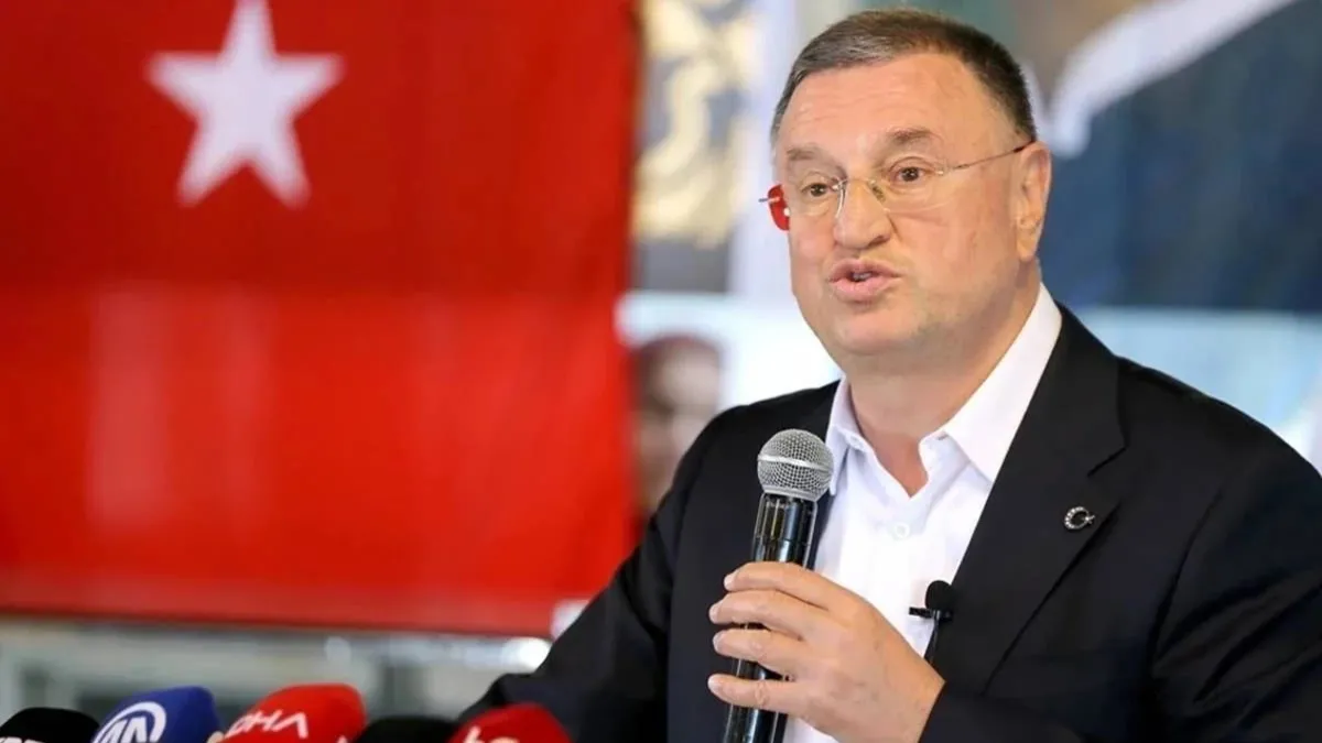 Lütfü Savaş kurultayın iptali için dava açtı Lütfü Savaş kurultayın iptali için dava açtı