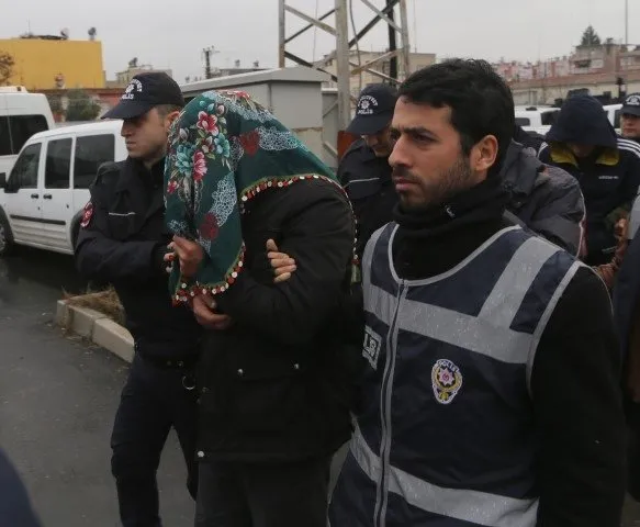 Conolar çocukları kucaklarında adliyeye sevk edildi