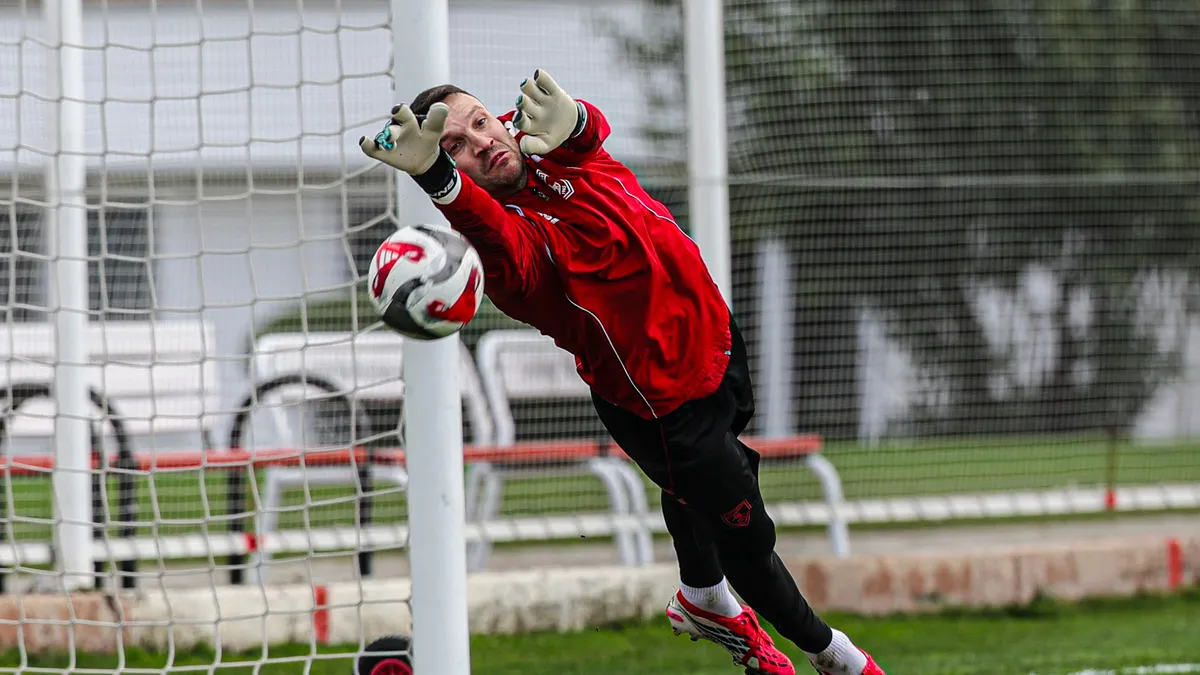 Samsunspor’da Trabzonspor mesaisi hız kesmedi! Samsunspor’da Trabzonspor mesaisi hız kesmedi!