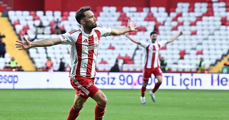 Antalyaspor, Eyüpspor’a karşı ikinci yarıda açıldı!