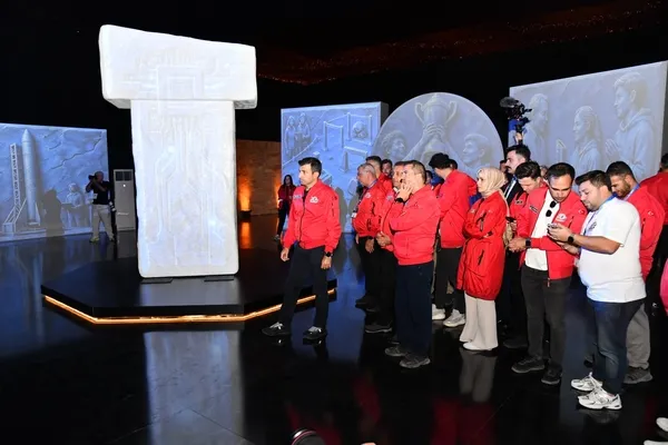 selcuk-bayraktar-sanliurfaya-geldi-teknofest-oncesi-son-hazirliklari-inceledi-1790698498875.jpg