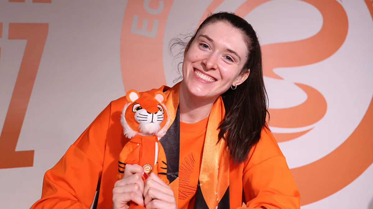 Eczacıbaşı Dynavit, Dana Rettke ile yeniledi Eczacıbaşı Dynavit, Dana Rettke ile yeniledi