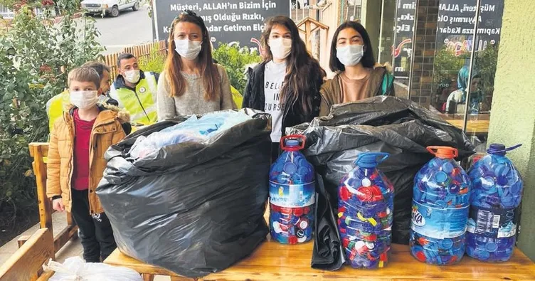 Çocuklarla birlikte orman temizliği