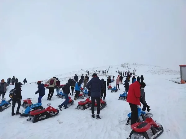 aladag-kayak-merkezi-vatandaslarin-ugrak-noktalarindan-biri-oldu-1642333029631.jpg