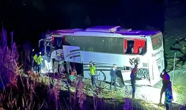 Aydın Kuyucak'ta otobüsü bariyere çarptı: 1 ölü çok sayıda yaralı! #antalya