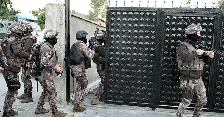 FETÖ’nün askeri mahrem yapılanması operasyonunda 3 asker gözaltına alındı