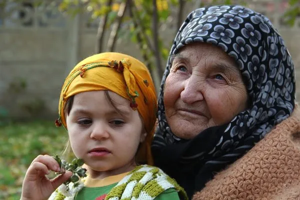 Büyükanne maaşının şartları belli oldu!