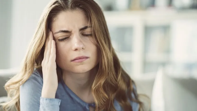 Dünyanın yüzde 12’sinde bu hastalık var! Dikkat: Eğer baş ağrınız varsa...