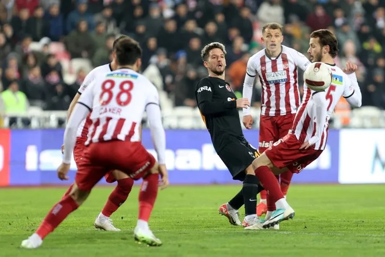 Son dakika haberi: Erman Toroğlu’dan olay penaltı yorumları! Sivasspor-Galatasaray maçında o anlar çok konuşulmuştu...