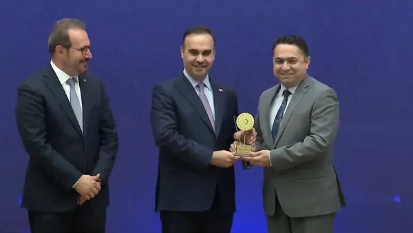 alku-gunes-enerji-sisteminde-turkiye-ucuncusu-oldu-1746459476511.jpg