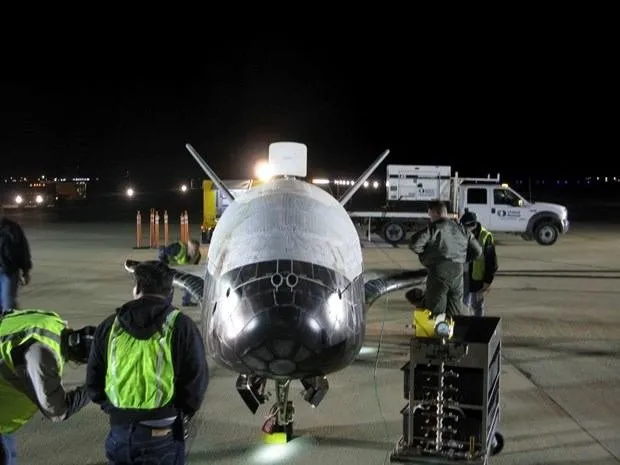 ABD’nin gizli uzay aracı X-37B dünyaya döndü