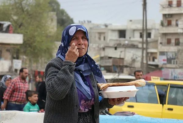 Türk Kızılayı Afrinli sivillerin yanında