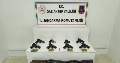 Silah tüccarına operasyon: Evi ve arabasında cephanelik çıktı #gaziantep