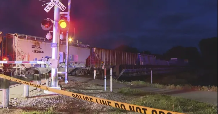 ABD’de korkunç kaza: Tren yayaların arasına daldı