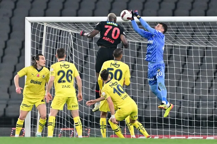 Son dakika haberi: Ahmet Çakar’dan olay penaltı yorumu! Karagümrük-Fenerbahçe maçına damga vuran pozisyon...