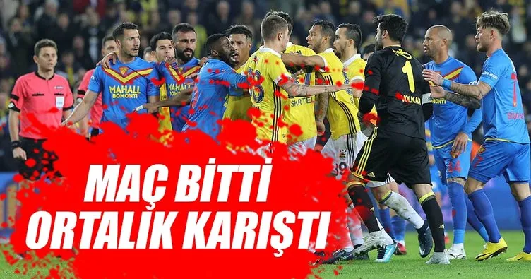Fenerbahçe-Göztepe maçı sonrası saha karıştı