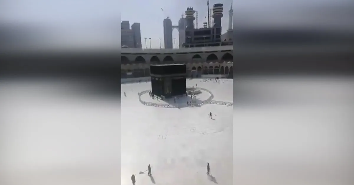 mekke de kabe ye tum girisler kapatildi mekke mescid i haram da koronavirus alarmi video videosunu izle son dakika haberleri