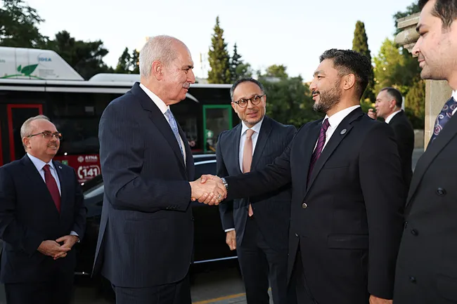 tbmm-baskani-kurtulmus-bakude-kuresel-gelismeler-turk-dunyasi-icin-firsatlar-taniyor-1782233894816.jpg TBMM Başkanı Kurtulmuş Bakü'de: