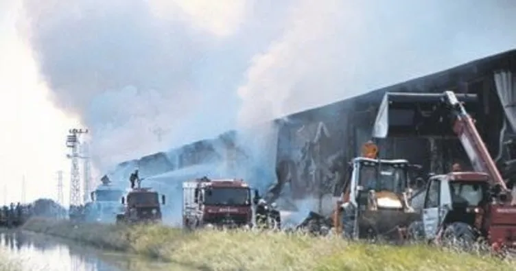Pamuk fabrikası alev alev yandı