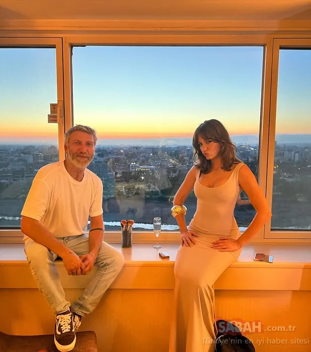 Serenay Sarıkaya yeni imajı ve daracık elbisesi ile nefes kesti! Serenay Sarıkaya’dan küvet pozları...