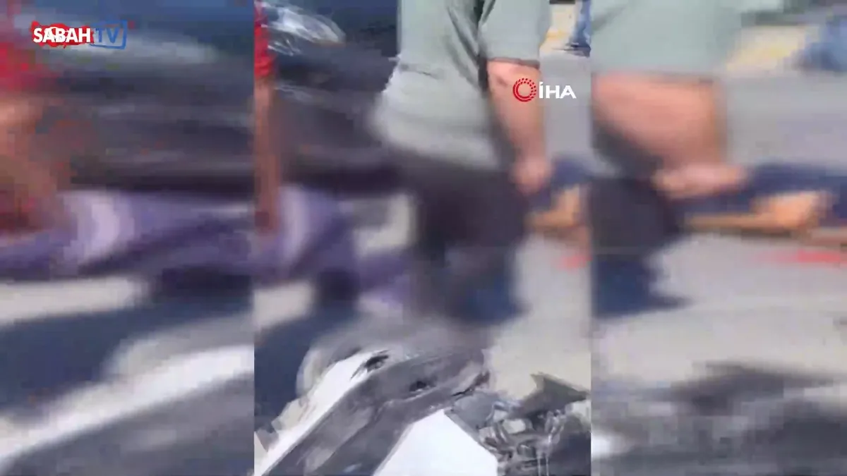 Alanya’da minibüs ile motosiklet çarpıştı: 1’i ağır 2 yaralı videosunu izle Alanya’da minibüs ile motosiklet çarpıştı: 1’i ağır 2 yaralı videosunu izle