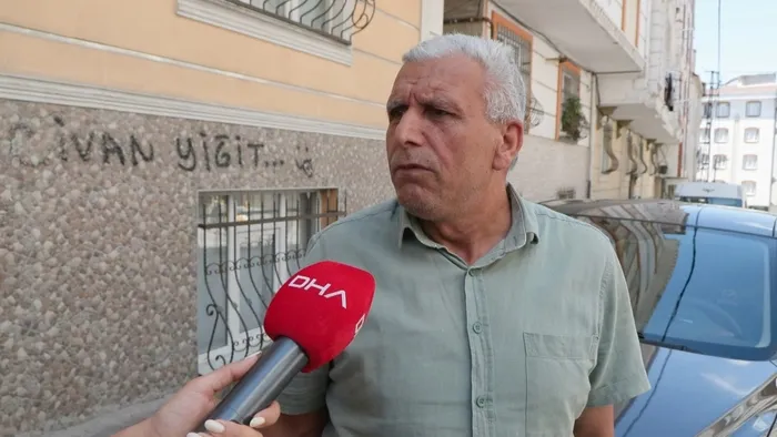 esenyurtta-evinin-onunde-infaz-edilmisti-cinayet-ani-kamerada-1782386276709.jpg