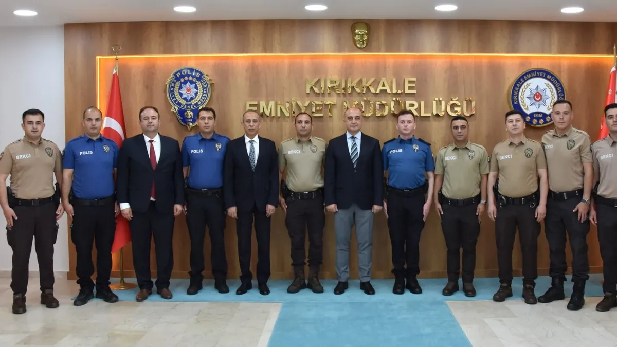 Cinayete hızlı müdahale: Polis memurları Emniyet Müdürü Başbuğ’dan Tebrik Aldı Cinayete hızlı müdahale: Polis memurları Emniyet Müdürü Başbuğ’dan Tebrik Aldı