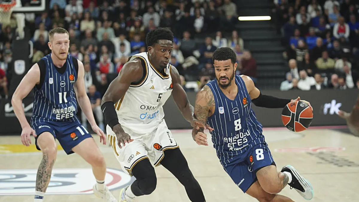 Anadolu Efes, Dubai Basketbol’a mağlup oldu!