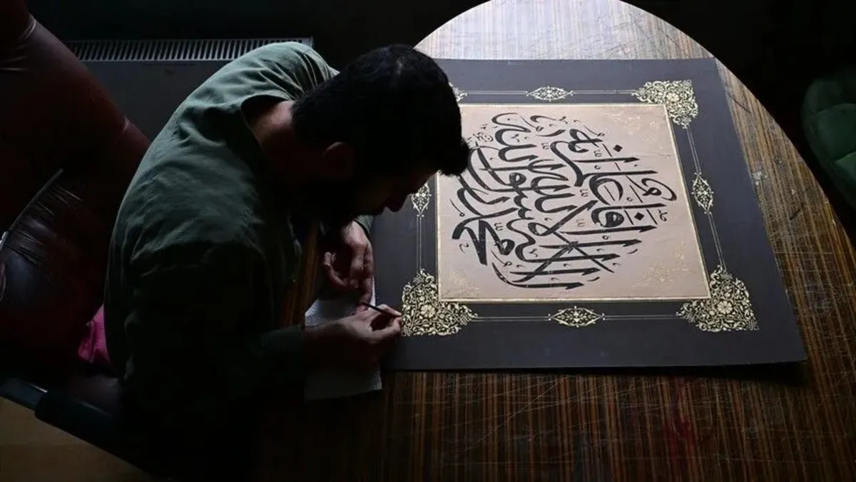 300 yıllık eserlere geçmişin dokusuyla dokunuyor! Her ayrıntıyı tek tek inceleyerek restore ediyor