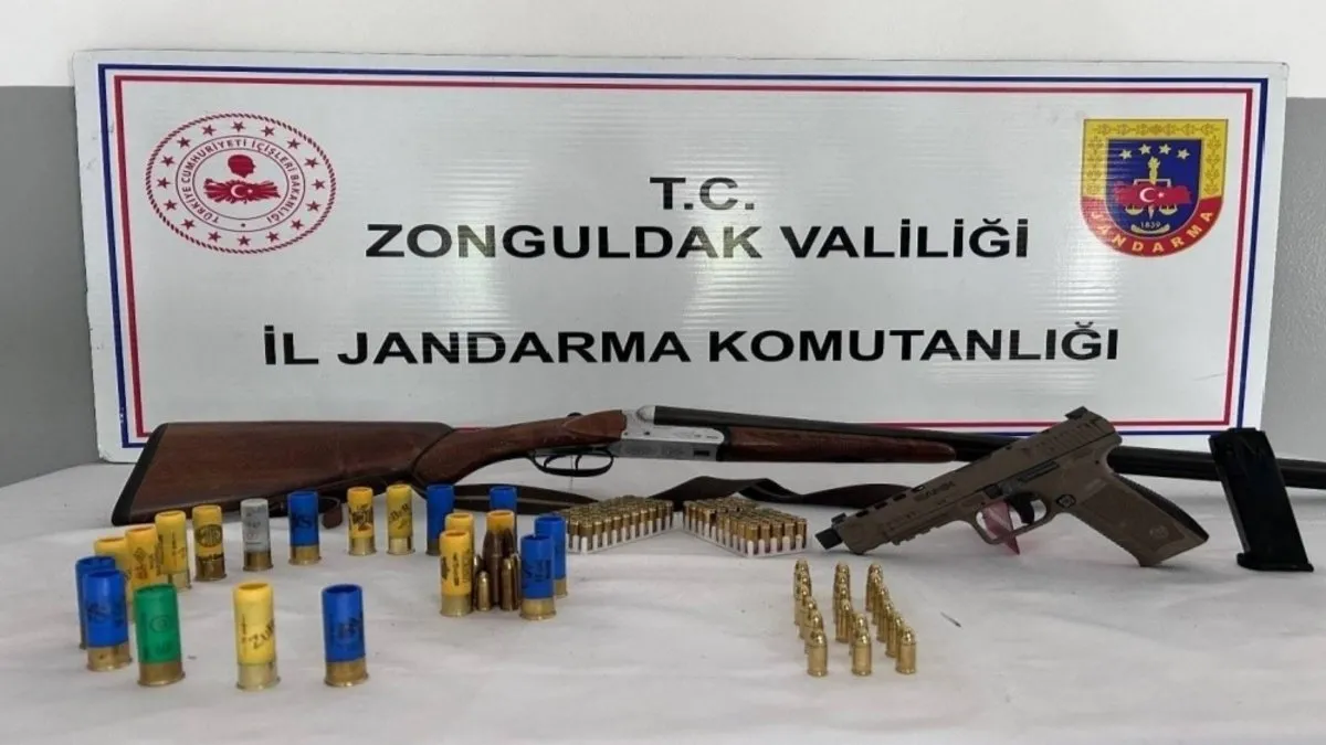 Tabanca alışverişine dayalı husumet cinayetle bitti: 2 ölü