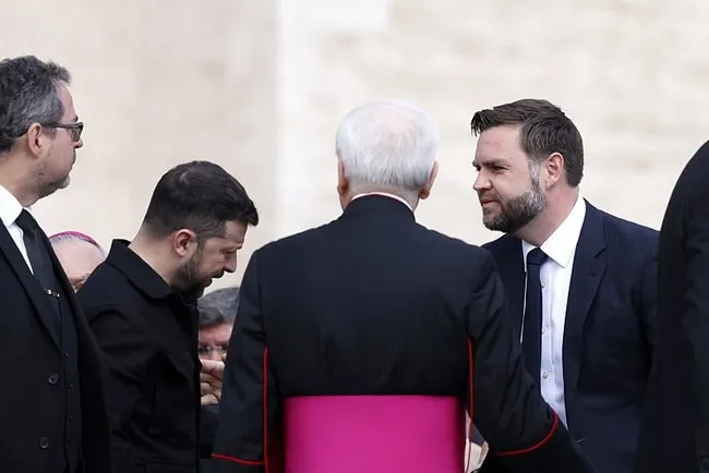 Zelenskiy, ABD Başkan yardımcısı Vance ile İstanbul barış müzakerelerini görüştü: Rusya’ya baskı sürdürülmeli