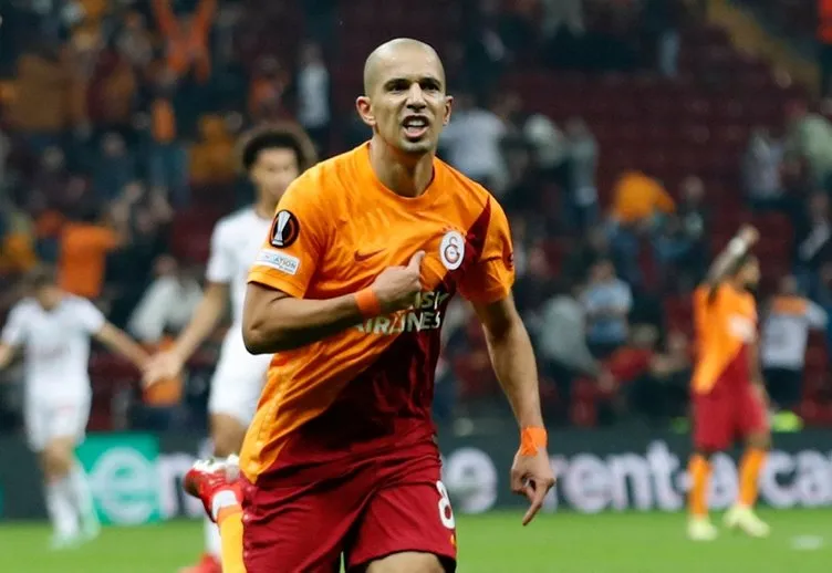 Son dakika transfer haberleri: Galatasaray’dan ayrıldıktan sonra kulüp bulamadı! Sofiane Feghouli Süper Lig’e geri dönüyor...